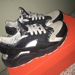 Nike haurache shoes